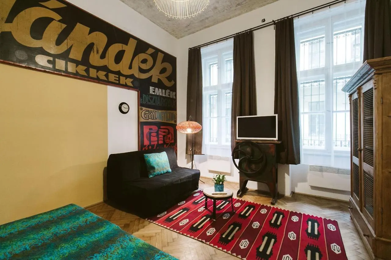 The Art Of Home Budapest Apartment
