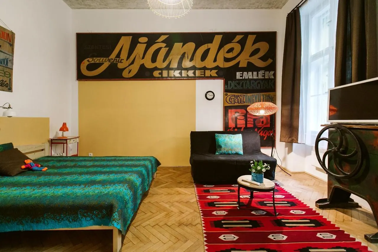The Art Of Home Budapest Ungern